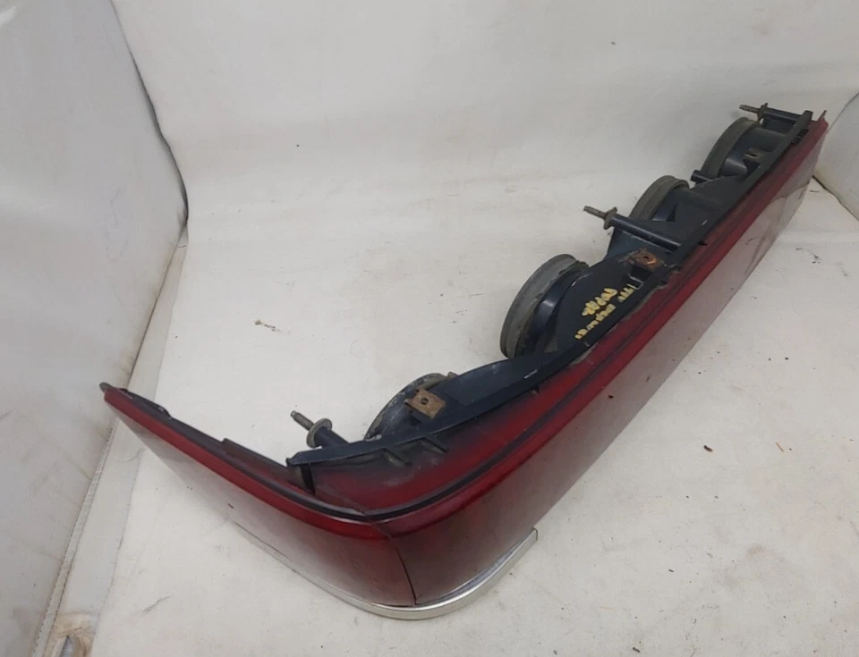 Conjunto de luces traseras Mercury Topaz 1988 1989 1990 1991 lado derecho del pasajero Foto 3 de 4