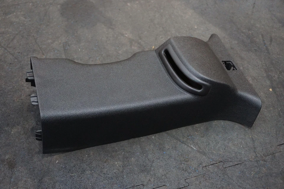 Left Driver Side Center B-Pillar Upper Trim Panel Black 25858002 Hummer H2 08-09 - Image 2 of 4