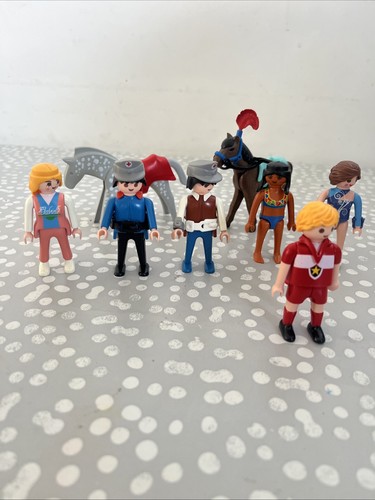 Playmobil Figuras X 6 y 2 Caballos Patinador sobre Hielo Futbolista Usado Circo Caballo? - Imagen 1 de 11