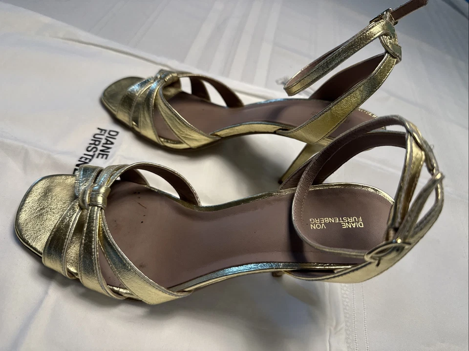 Zapatos de tacón Diane Von Furstenberg, Felicity Le Gold, talla 9 EE. UU., 39 UE Foto 3 de 4