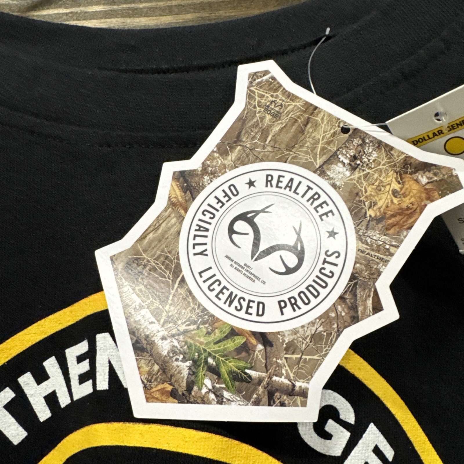 Realtree Authentic Gear Outfitters Black Crew Neck Shirt Unisex Size Lg NWT’s