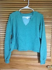 Colsie Women's Size XL Green V-Neck Cut Cropped Long Sleeve Sweatshirt CW1-455