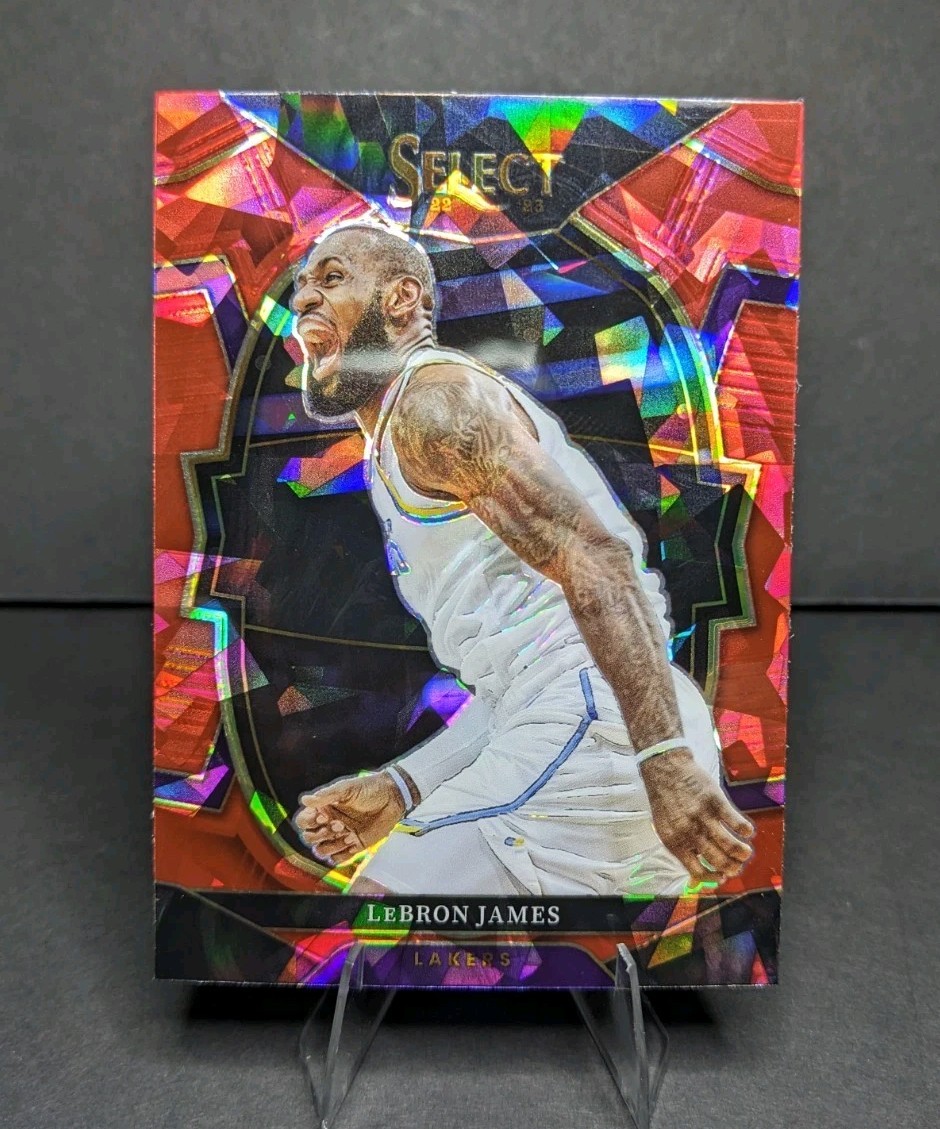 2022-23 Panini Select - Concourse LeBron James #26 Red Cracked Ice Prizm