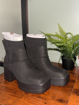 UGG MOXY CHELSEA BOOTS BLACK LEATHER PLATFORM WOMEN'S SIZE 7.5 NWOB