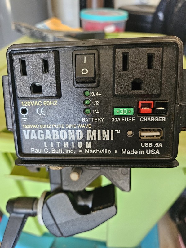 Paul C. Buff Vagabond Mini Lithium Used Just A Few Times. Good Condition