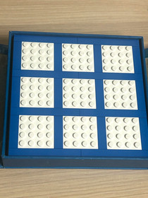 Lego TIC-TAC-TOE Police & Robber Travel Game w/10 Minifigures Carry Case 2006