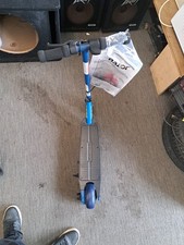 RAZOR E95 ELECTRIC SCOOTER, 120LB, 10MPH - BLUE - Scratch Dent