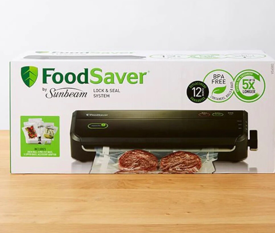 SUNBEAM VACCUM SEALER Food Saver Machine with Food Saver Roll Bags Hose