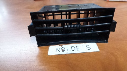 Isuzu 8-98028562-2 side, air vent SK3005 DS487 B3 - Foto 2 di 10