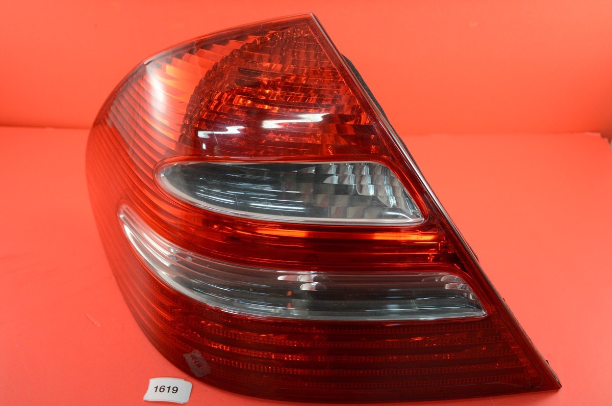 ベンツ　W211　Eクラスセダン　テールレンズASSY左右 A6 03-06 MERCEDES W211 E320 E350 SEDAN LEFT DRIVER TAIL LIGHT REAR