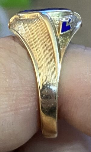 Anello uomo muratore oro giallo blu loggia 10 carati Kinsley & Sons 8,1 gr misura 12 1/4 - Foto 6 di 9