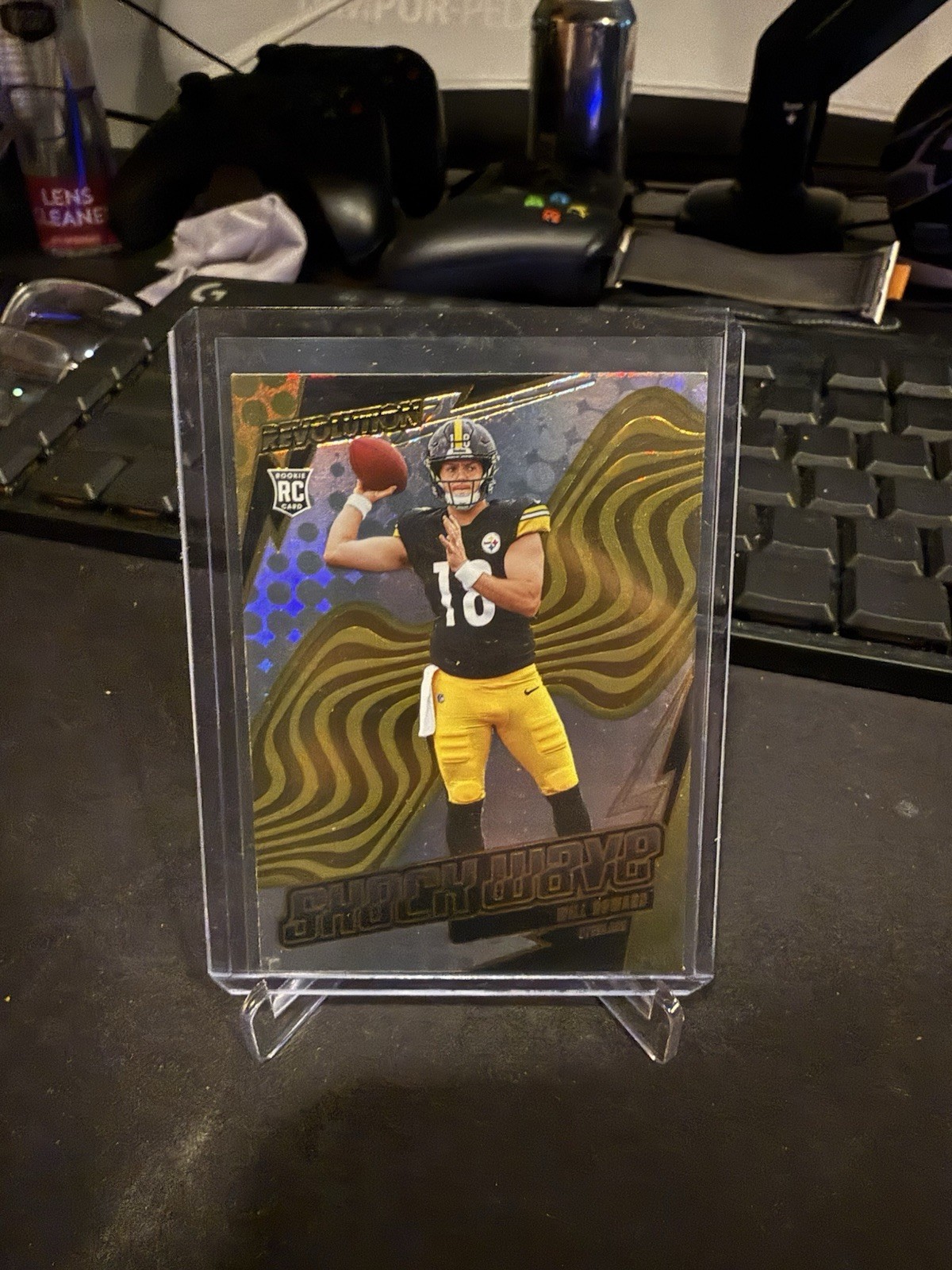 2025 Panini Revolution - Shockwave Will Howard #18 (RC)