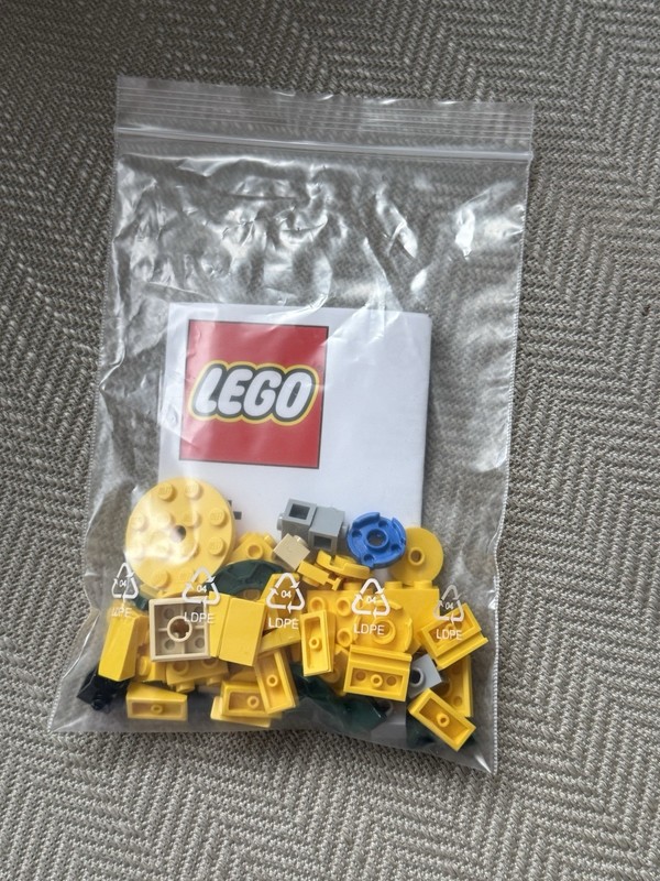LEGO Editions FIFA World Cup Mini Trophy 2026