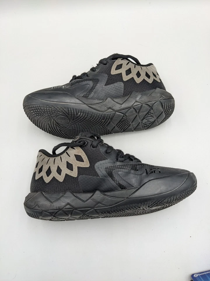 PUMA LaMelo Ball MB.01 Lo basketball kids SIZE 4 Black White sneakers shoes - Image 4 of 4