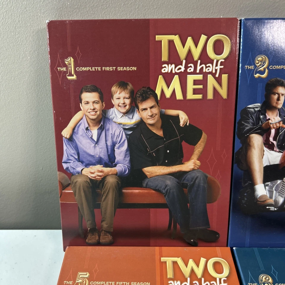 Two & A Half Men Complete Seas Series 1-12 DVD Comedy Gift Set Charlie Sheen - Image 3 of 4