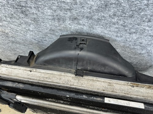 BMW 2001-2006 E46 M3 Engine Main Radiator Cooling Condenser Assembly OEM - Picture 4 of 12