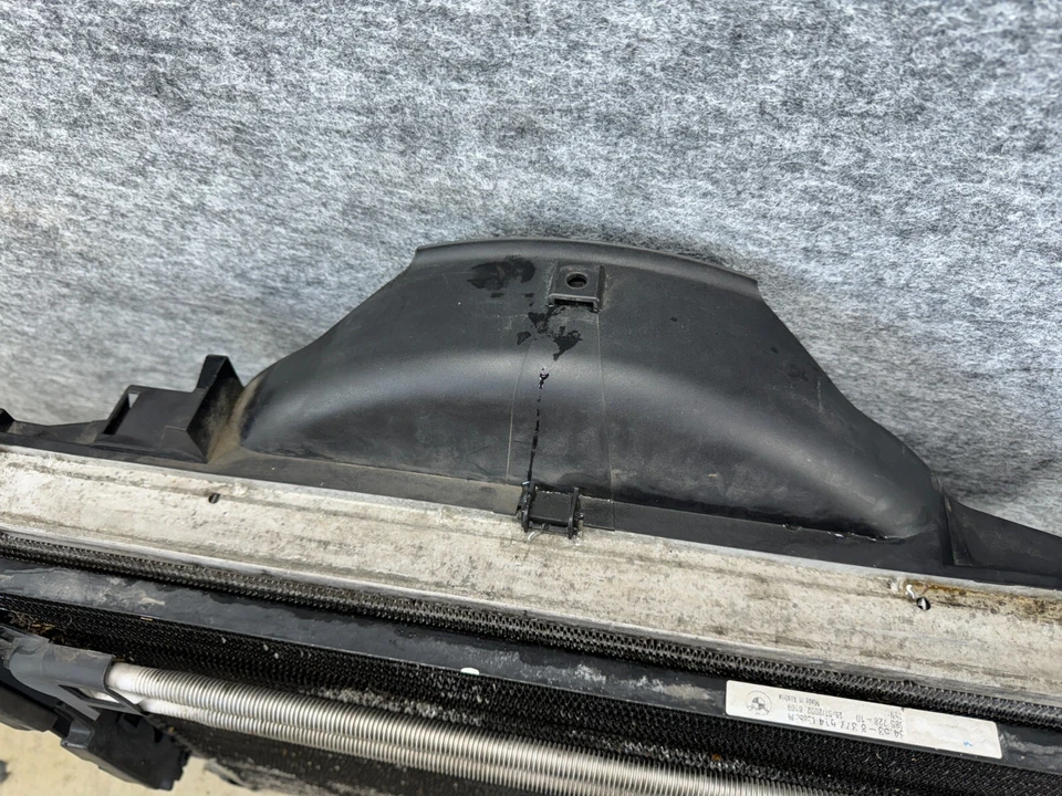 Conjunto condensador de refrigeración radiador principal motor BMW 2001-2006 E46 M3 OEM Foto 4 de 4