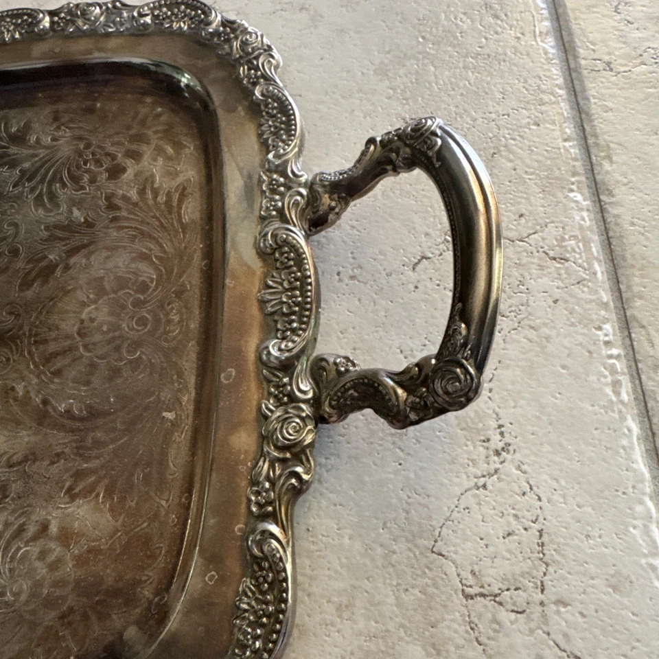 Bandeja para servir mayordomos estilo Victoria plateada Oneida vintage, ornamentada Foto 2 de 4