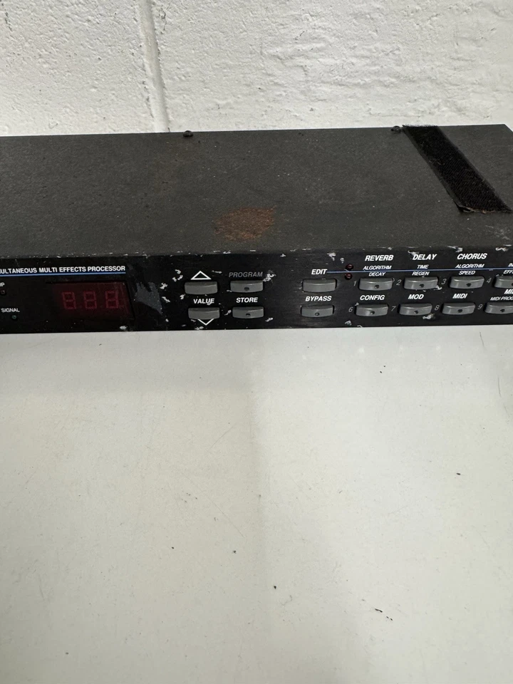 Alesis Microverb 3 III 16 Bit Digital Reverb Delay multi Fx with Power Supply - Image 4 of 4