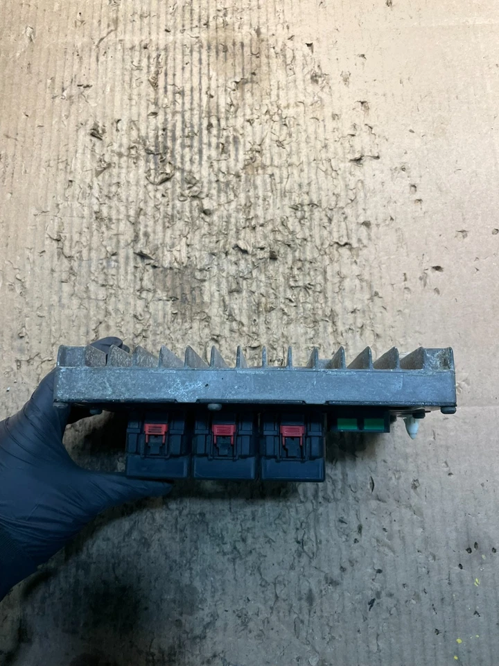 Jeep Commander Grand Cherokee 2006 módulo de control del motor 3,7 L ECU ECM V0832 DG Foto 2 de 4