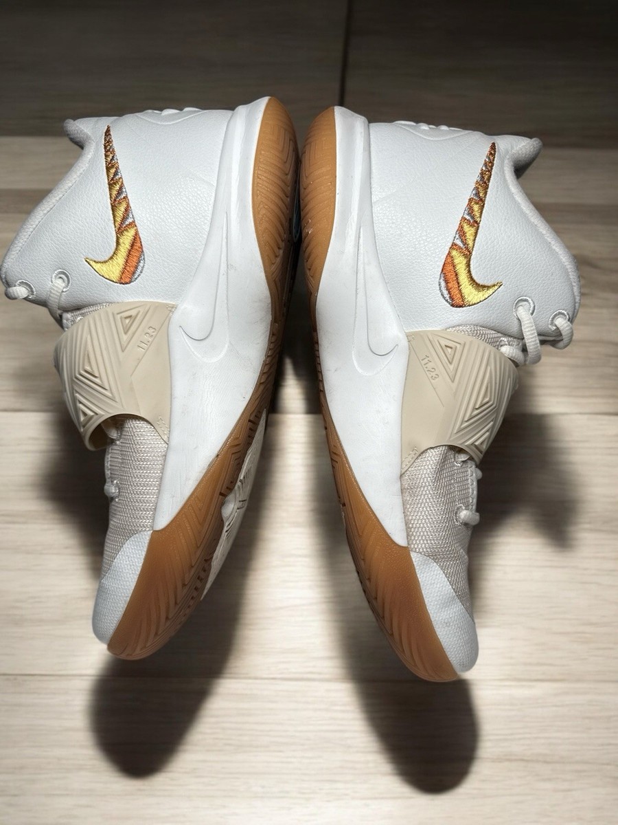 【美品】ナイキ Kyrie Flytrap 3 EP バスケットシューズ Nike Kyrie Irving Flytrap 3 EP 'White Metallic Gold' Men's Size 12