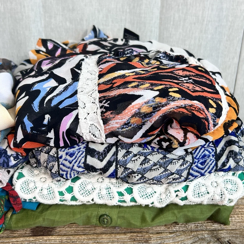 Women’s Size Small/X-Small Lot Of 8 Name Brand Tops CREMIEUX LOFT LUCKY BRAND(N) - Image 2 of 4