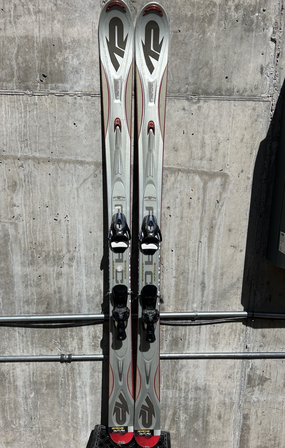 Sci All Mtn K2 Apache Outlaw 167 cm con attacchi regolabili Salomon Z12