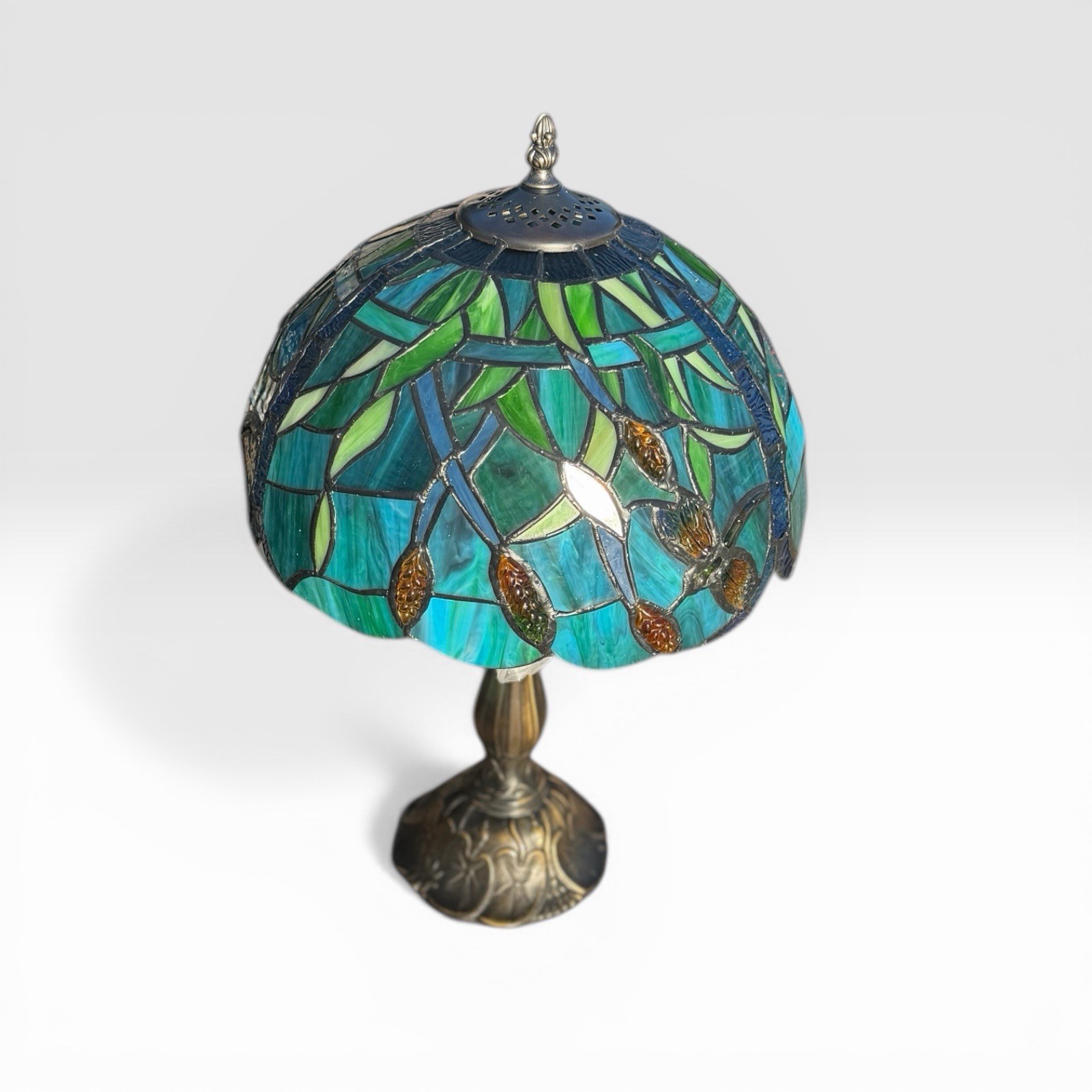 Tiffany Style Stained Glass Table Lamp Blue Green Shade Bronze Base 19”