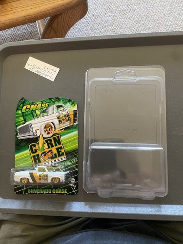 2021 Diecast Supercon Hot Wheels Silverado Chase 8/20 Corn Hole Tournament Chase - Picture 5 of 5