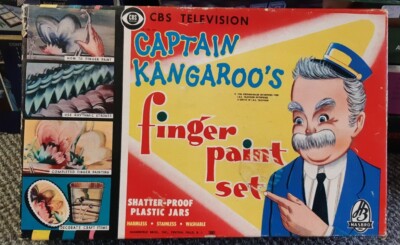1954 CBS Television Captain Kangaroo Finger Paint Set Complete