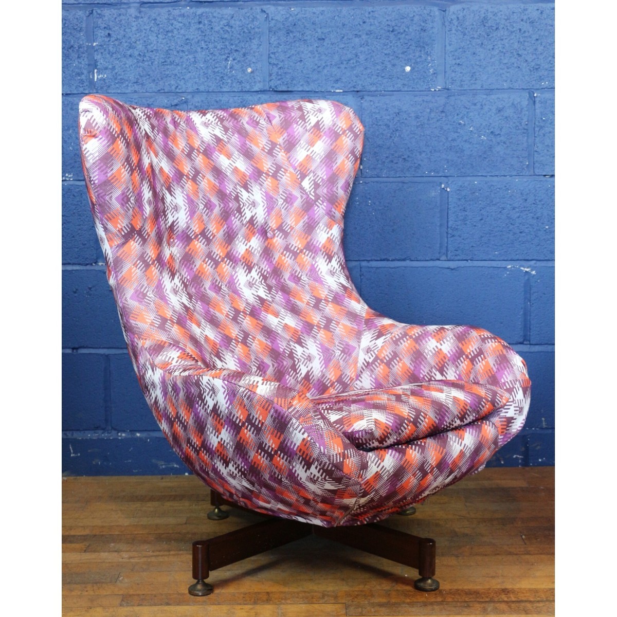 An Excellent Vintage Retro Mid Century Swivel Egg Chair Fully Restored  1950-60s