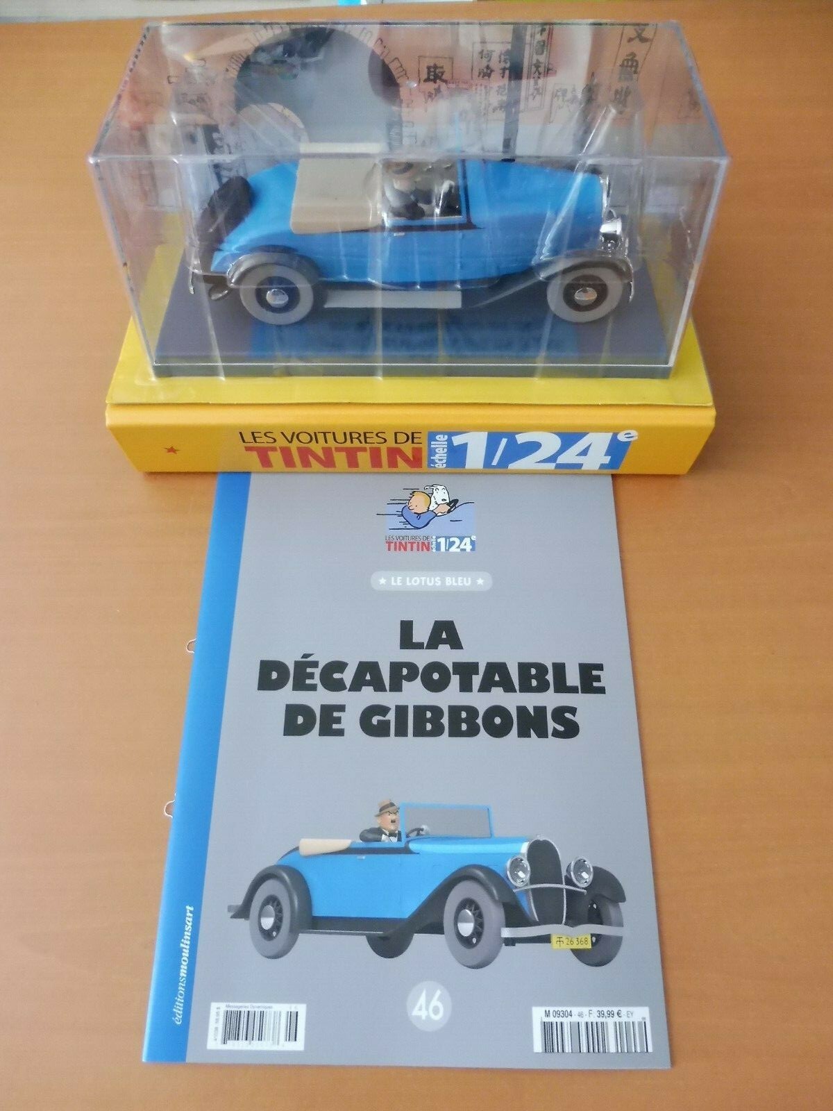 Voiture Tintin 1/24 Objectif Lune N° 46 miniature de collection BD Hergé avec livret en boîte
