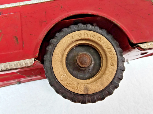 Vintage 1950s Tonka Suburban Pumper Fire Truck 18" Pressed Steel No. 5 USA - Picture 9 of 13