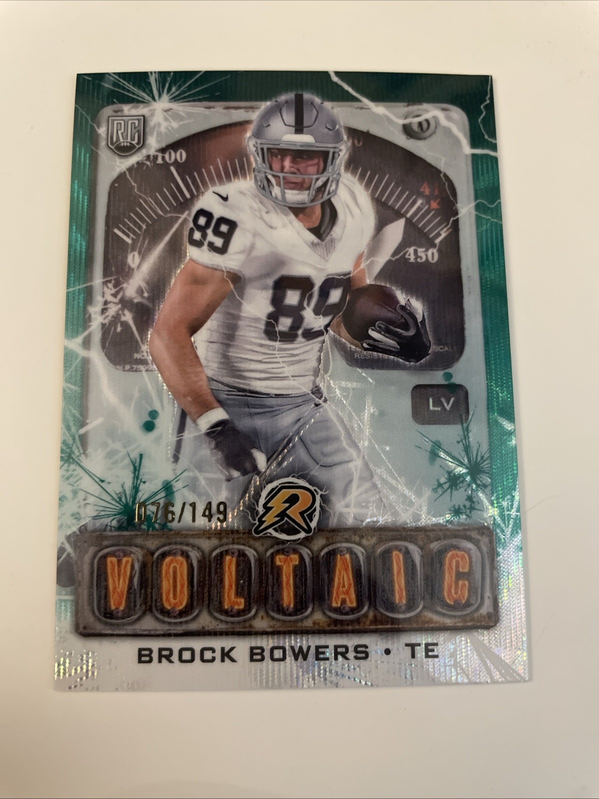 2024 Topps Resurgence - Voltaic Brock Bowers #V-7 Teal Surge Refractor /149 (RC)