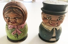 1940s--HAND CARVED WOODEN ANRI ITALY OR GERMAN  SALT & PEPER SHAKERS--XLNT