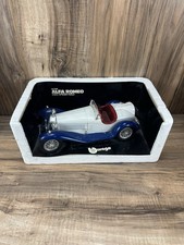 Burago 1932 Alfa Romeo 2300 SPIDER 1/18 Scale Diecast Car White & Blue Color