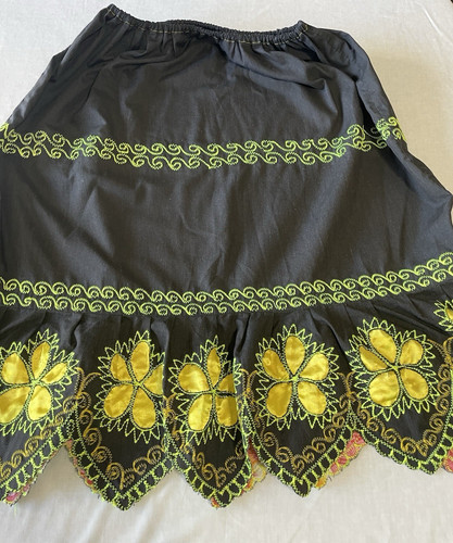 Pohnpeian Skirt Urohs En Pohnpei Embroidered Chuuk Homemade island