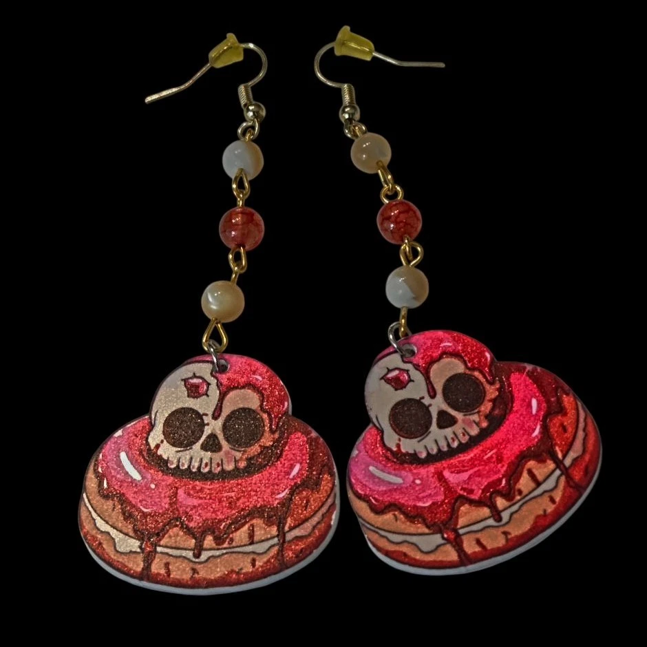 Brincos de rosquinha de caveira com concha e contas de ágata tingidas ganchos hipoalergênicos - Imagem 2 de 4