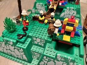 LEGO Adventurers: Amazon Ancient Ruins 5986 - 100% Complete