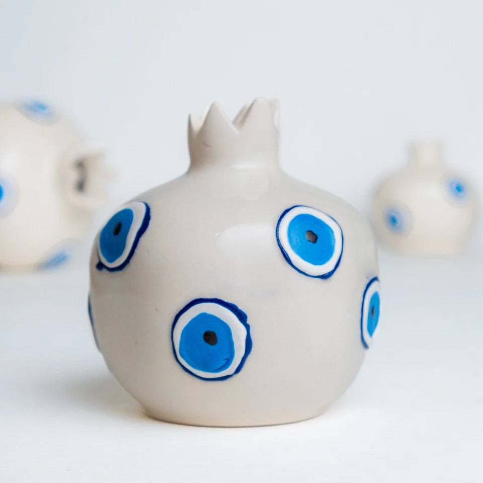 Jarrón de cerámica hecho a mano, jarrón decorativo de granada, soporte para incienso, mal de ojo Foto 2 de 4