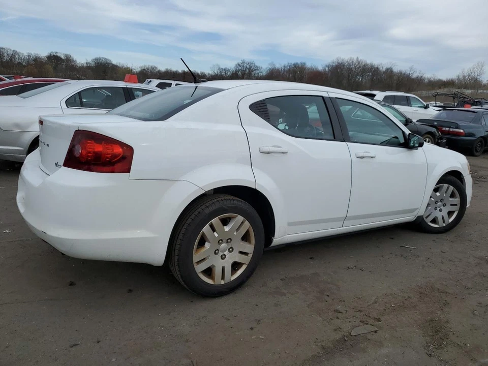 Used Right Headlight Assembly fits: 2013 Dodge Avenger chrome accent headlamps R Foto 3 de 4