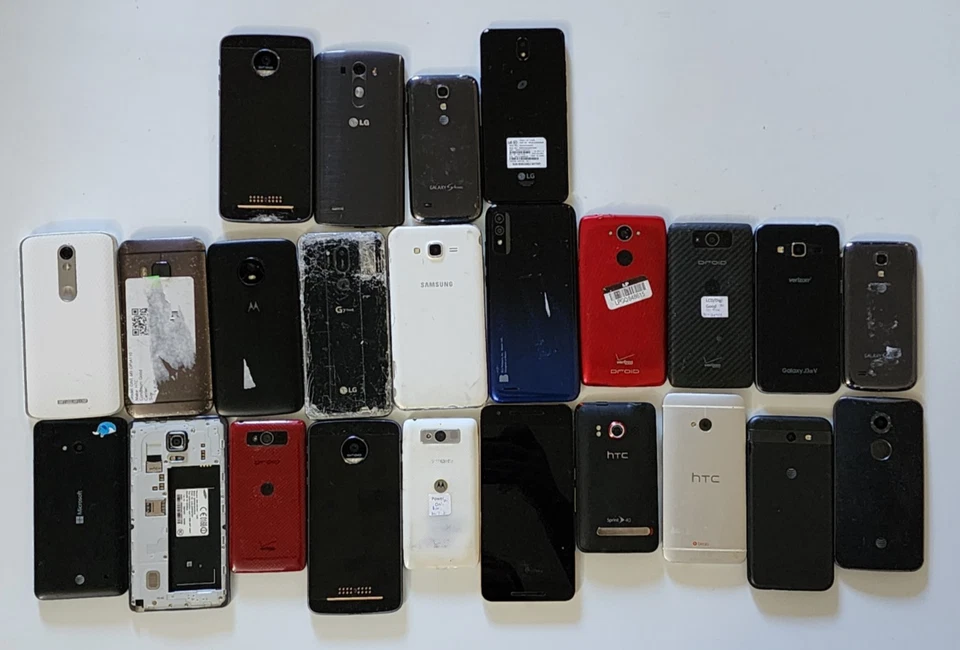 Smartphones - Lot of 24 - READ! [CF-31] - Image 2 of 2