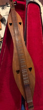 A Morgan 1976 4 String Dulcimer With case Extra Strings Musical Tools
