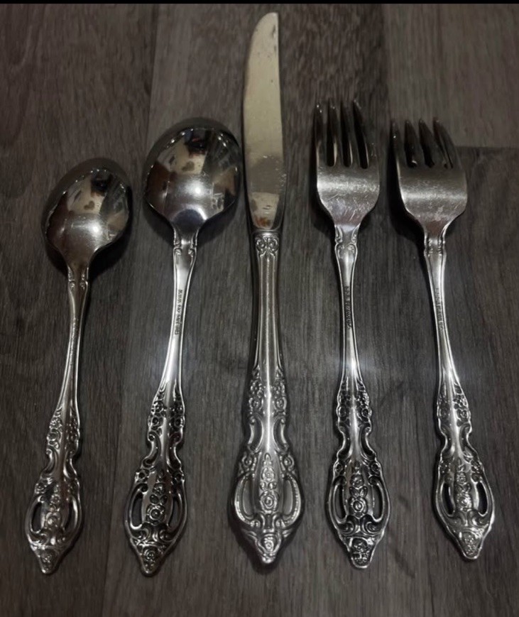 5 Pc Oneida SSS Renoir Pembrooke  Stainless & Silver Flatware  Place Setting S