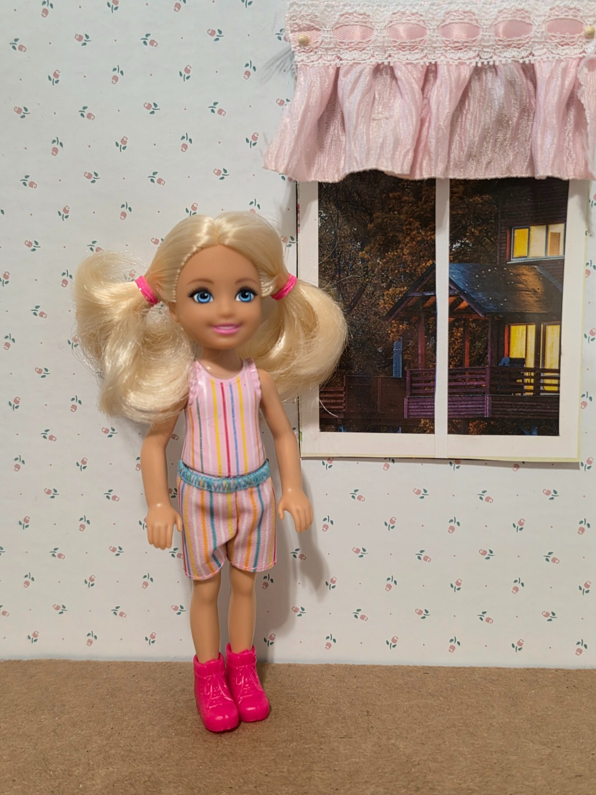 Mattel Barbie Chelsea Doll 5.5 Inches Tall Blonde Nice Hair Blue eyes Mint