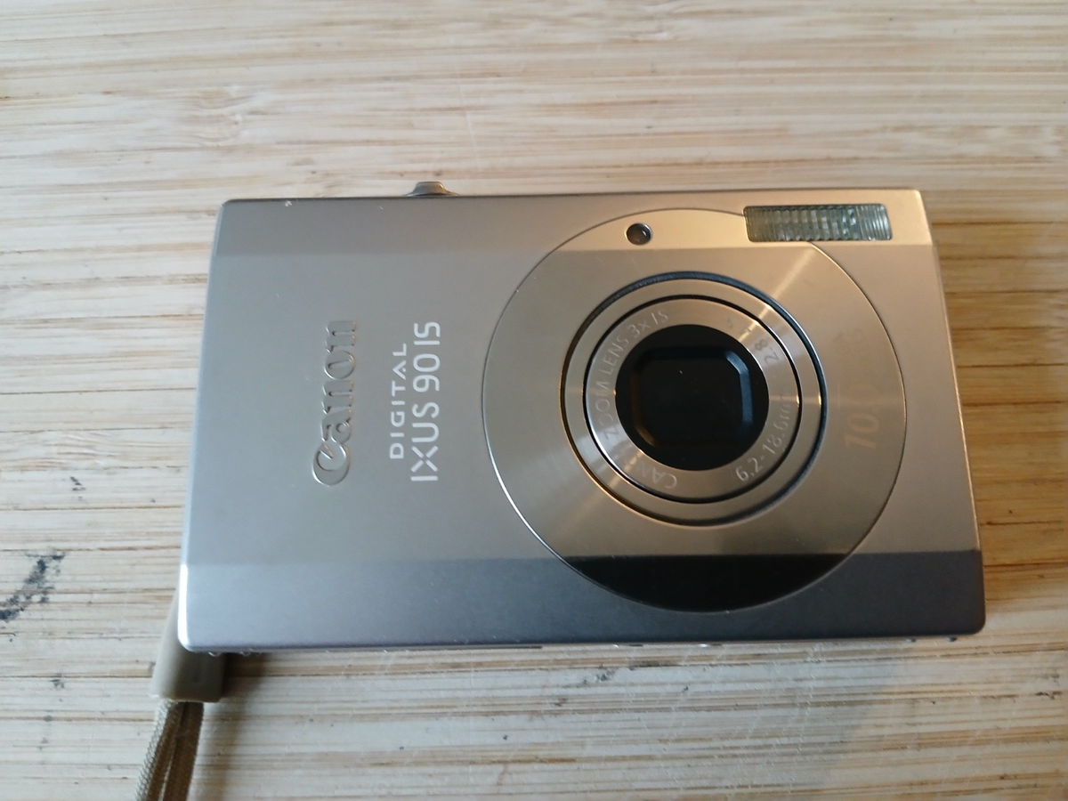 Canon Ixus 90 IS 10MP Compact Retro Digital Camera. | eBay