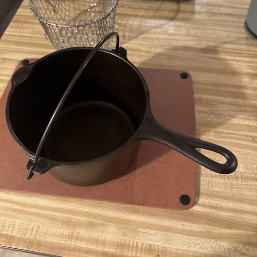 Griswold Cast Iron Deep Fat Fryer #1003 w/Strainer Basket