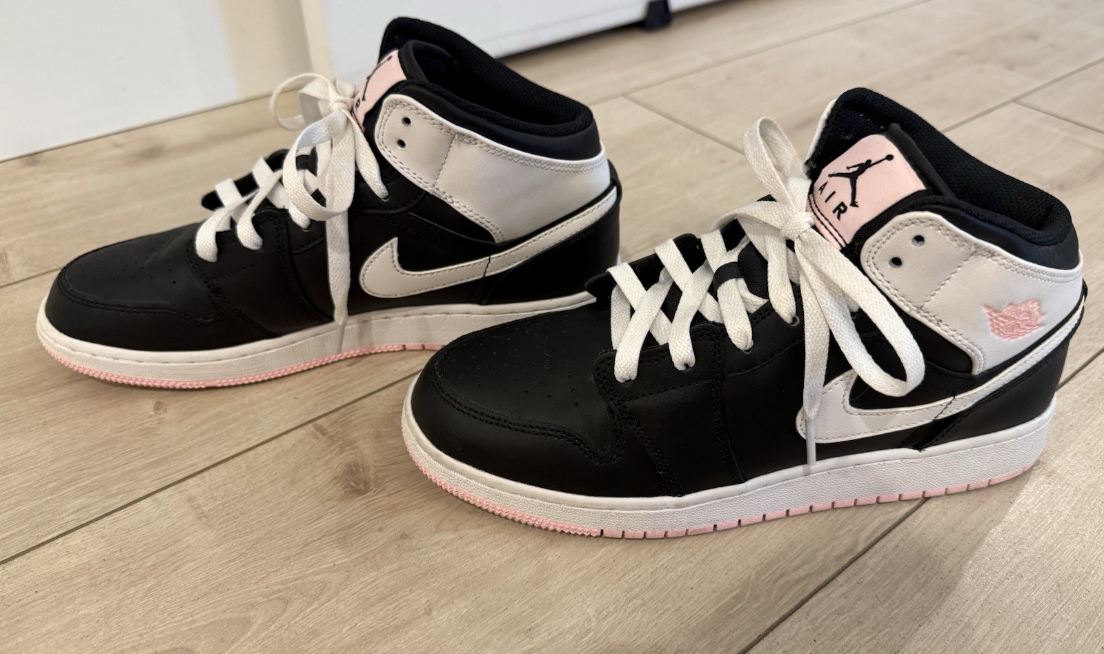 SAOLA Nike Air Jordan 1 Mid Artic rosa nero taglia: 7 anni indossate poche volte! Ottimo!