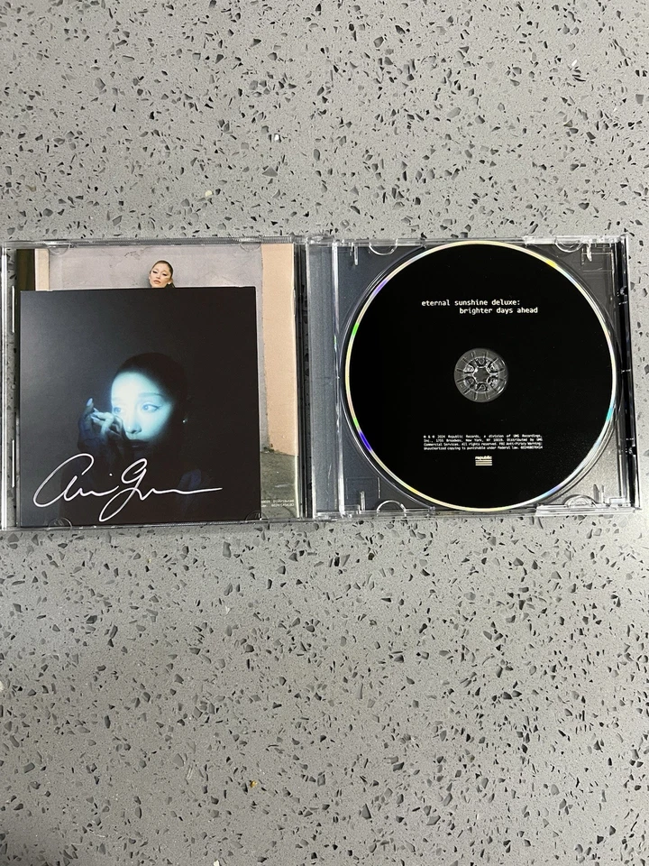 PINK SIGNATURE Eternal Sunshine Deluxe: Brighter Days Ahead CD (D2C Exclusive) Foto 2 de 3