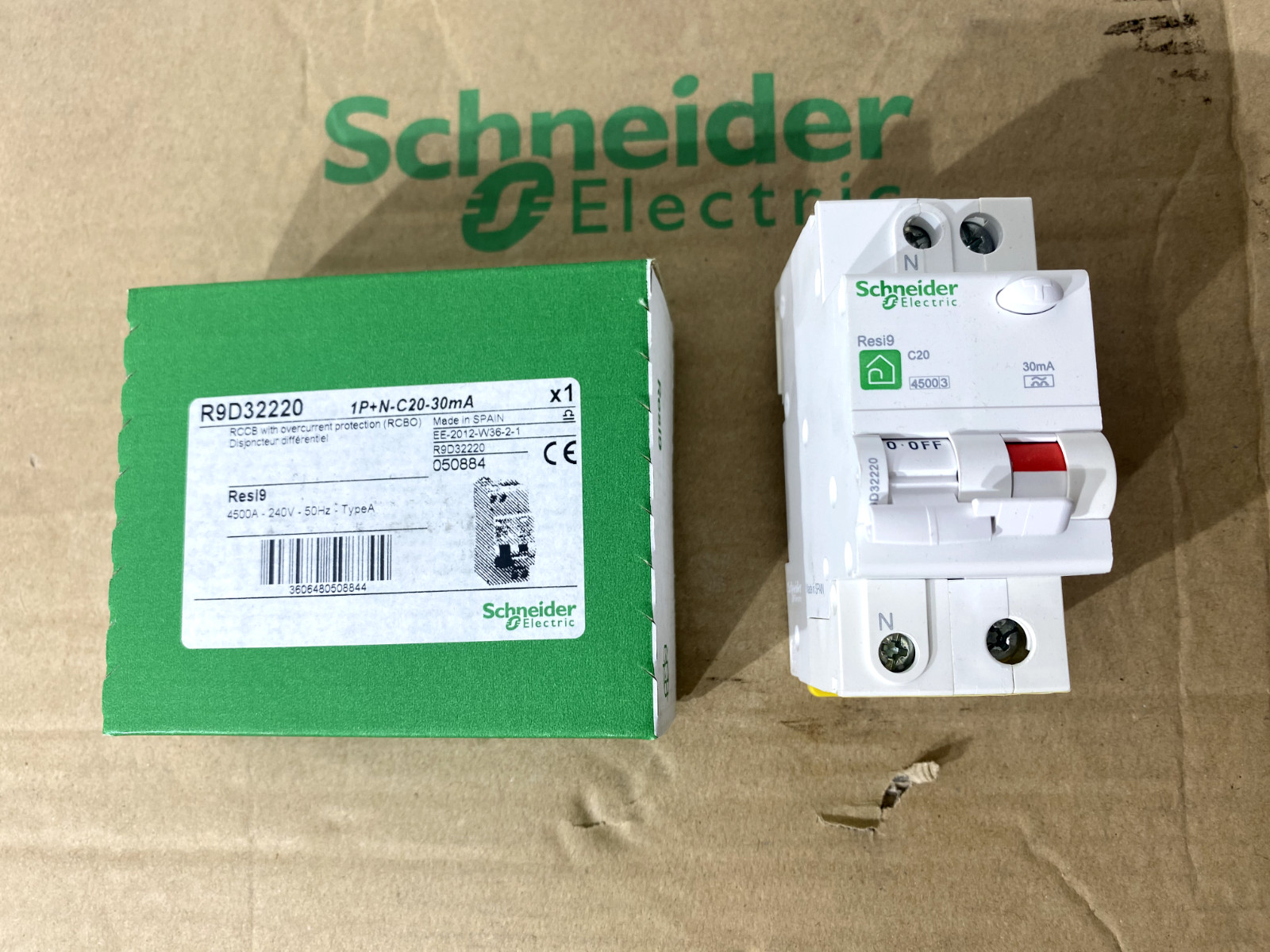 Disjoncteur différentiel 20A Schneider Type A protège vos circuits contre les fuites de courant